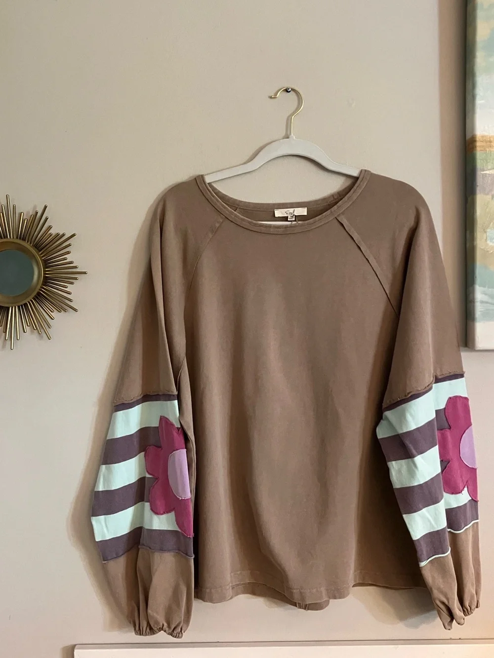 Easel Taupe Lightweight Sweatshirt with Flower Stripe Sleeves - Picture 1 of 9